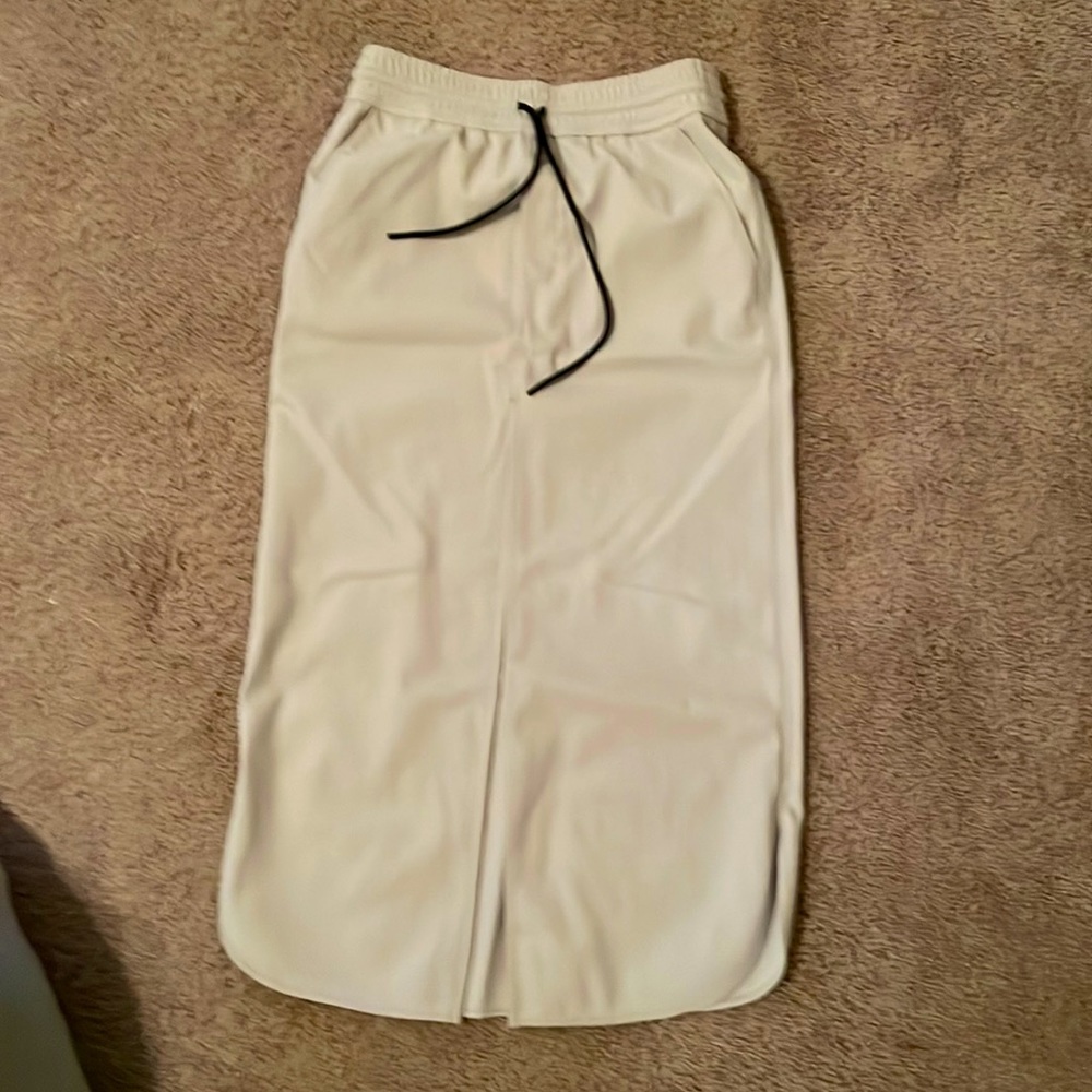 Minimalistic skirt, nylon material, size xs from Zara